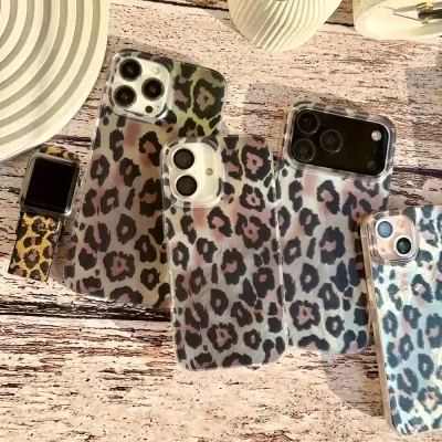 قاب پلنگی مدل چیک چیتا برای IPHONE 17 Pro